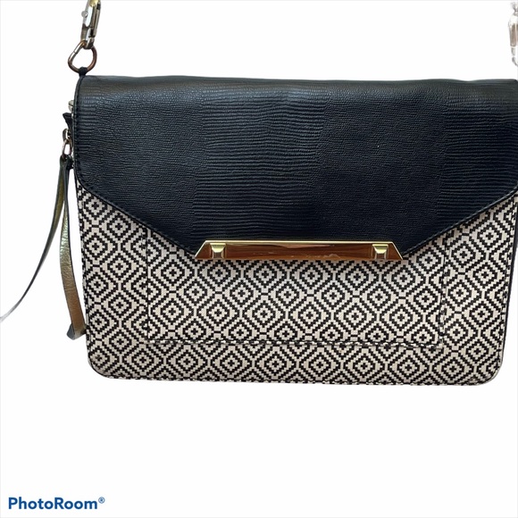 🌸Stella & Dot Crossbody! - Picture 2 of 11